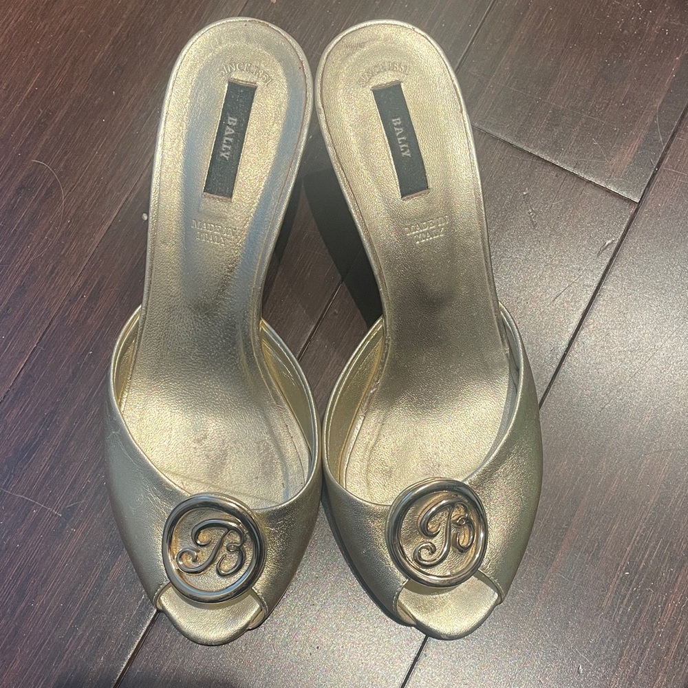 EUc Authentic Bally Gold mules